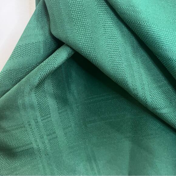 Hunter Green Round Holiday Tablecloth – Fits 6–8 Seat Table (70” Round) - Picture 6 of 16